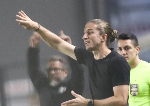 Filipe Luís lamenta derrota do Flamengo diante do Santos e elogia Neymar