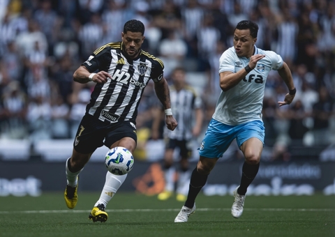 Grêmio vence o Atlético-MG de virada e espanta crise com Mano