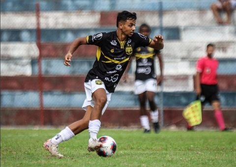 Jogador do Amazonas FC recebe alta após ficar internado na UTI em Manaus