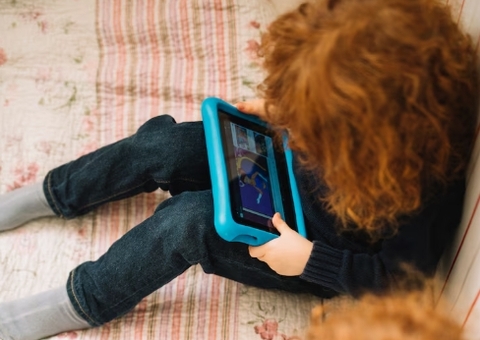 Projeto de lei do Amazonas combate violência entre crianças causada por redes sociais e videogames