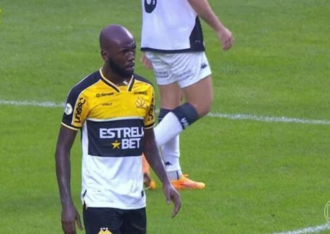 Bolasie faz dois gols, e Criciúma e Vasco ficam no empate pelo Brasileirão