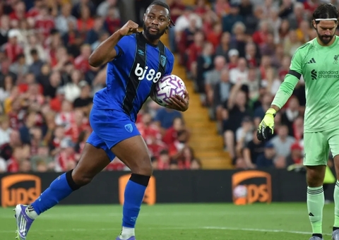 Torcedor é banido de estádios após racismo contra Semenyo, do Bournemouth