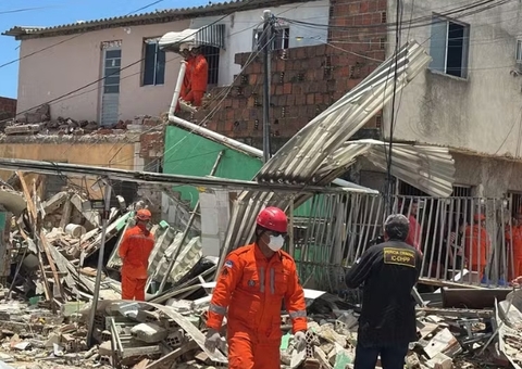 Explosão em Olinda atinge 8 casas, deixa 2 mortos e 10 feridos