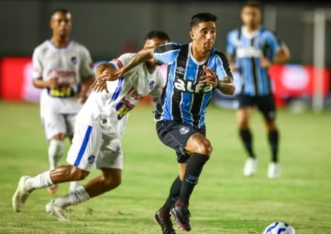 Volpi pega pênalti, converte cobrança e Grêmio avança na Copa do Brasil