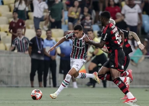 Riquelme sofre lesão em treino e preocupa Fluminense