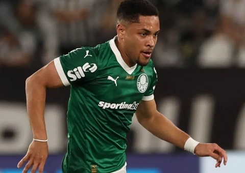 Vitor Roque reage no Palmeiras após 'puxão de orelha' de Abel