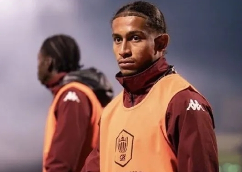 Promessa de clube francês fica gravemente ferido em incêndio na Suíça