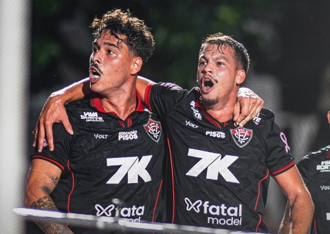 Vitória vence Ceará e respira na briga para deixar Z4 do Brasileirão