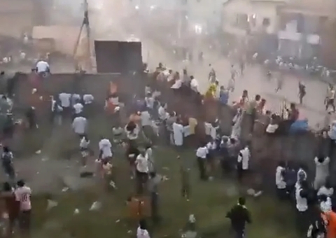 Mais de 50 pessoas morrem em estádio de futebol, na Guiné