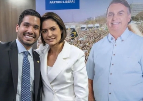 PL usará "Bolsonaro de papelão" para substituir ex-presidente nas eleições de 2026