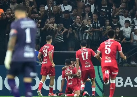 Corinthians é derrotado em casa para o Huracán na estreia da Copa Sul-Americana