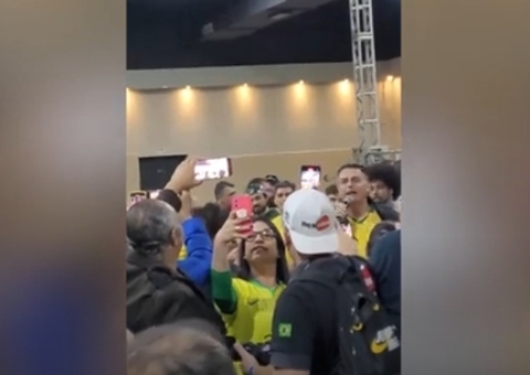 Bolsonaro ouve vaias de apoiadores e direita se mostra dividida