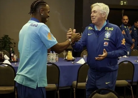 Jogadores se apresentam para estreia de Ancelotti na Seleção Brasileira