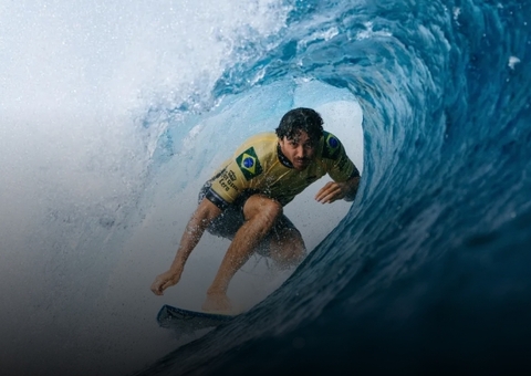 Yago Dora vence Griffin Colapinto e é campeão mundial de surfe