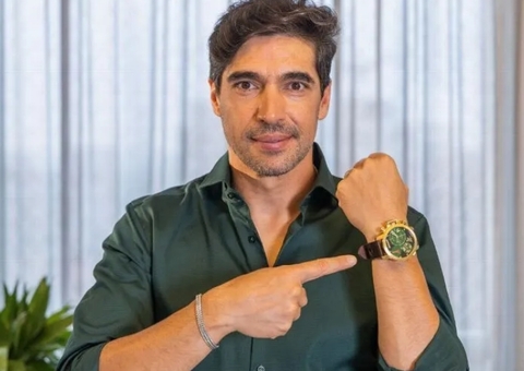 Abel Ferreira, do Palmeiras, lança relógio de mais de R$ 3 mil