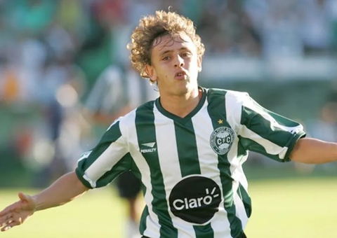 Coritiba se aproxima de retorno do lateral-direito Rafinha