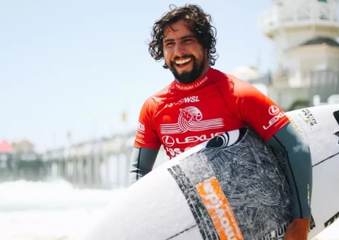Brasileiro volta à elite do surfe mundial após seis anos