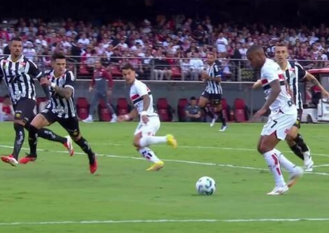 São Paulo bate o Santos em casa e vence a primeira no Brasileirão