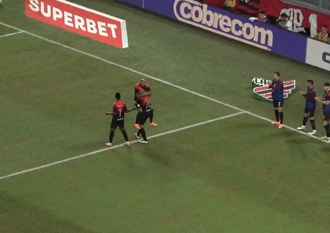 Athletico bate o CRB e quebra invencibilidade do rival na Série B