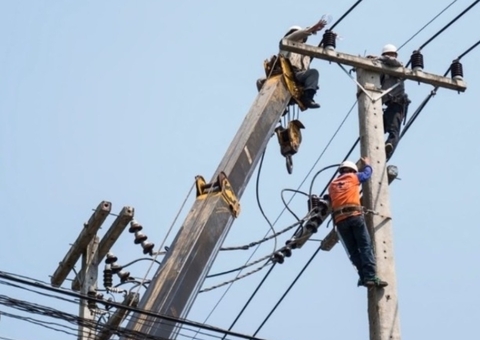 Cinco bairros e dois ramais ficarão sem energia nesta segunda-feira em Manaus; confira