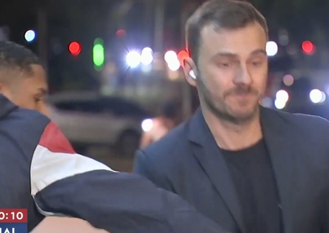 Repórter da Band sofre tentativa de assalto durante jornal ao vivo; veja