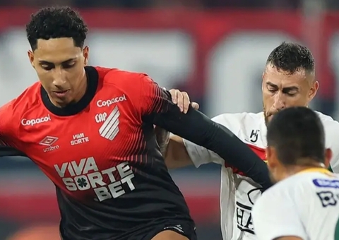 Athletico-PR bate o Brusque e avança às oitavas de final da Copa do Brasil