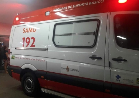 Passageira de app fica ferida ao ser lançada de moto durante acidente no Coroado