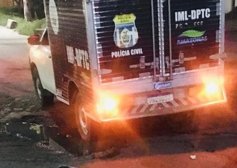 Motociclista morre ao ser arremessado contra muro de casa em Manaus