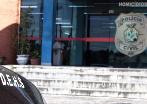 Dupla suspeita de assassinar homem por vingança é presa em Manaus