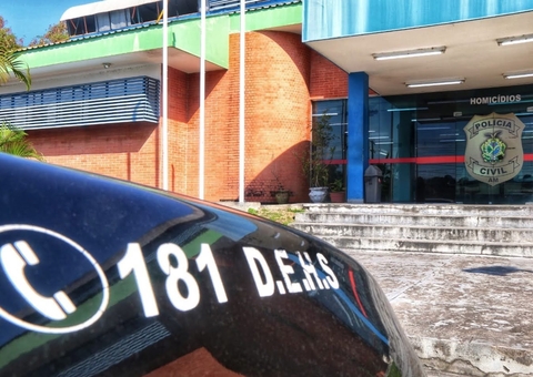 Jovem é morto a tiros por ocupantes de carro em Manaus