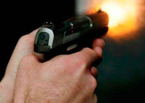 Trio invade distribuidora na zona Centro-Oeste de Manaus e faz a 'limpa'