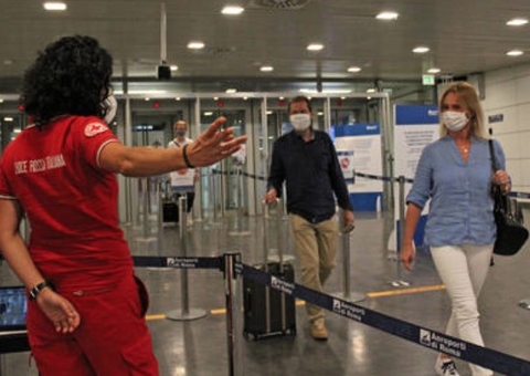 Para evitar variante de Manaus, Itália proíbe entrada de 1,5 mil cidadãos 