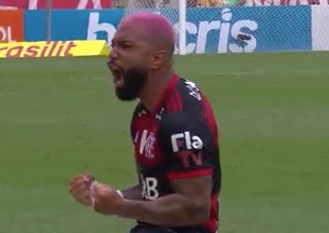 Flamengo vence Corinthians por 2 a 1 no Maracanã 