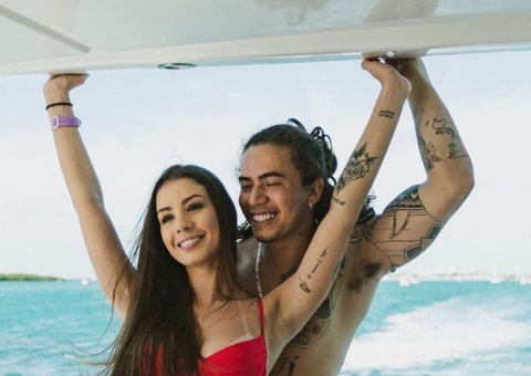 Namorada de Whindersson Nunes posa de biquíni e exibe barriga de gravidez