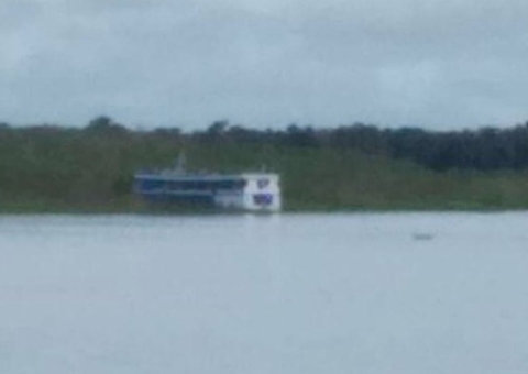 Após 11 dias, embarcação atraca no AM e 5 são diagnosticados com Covid