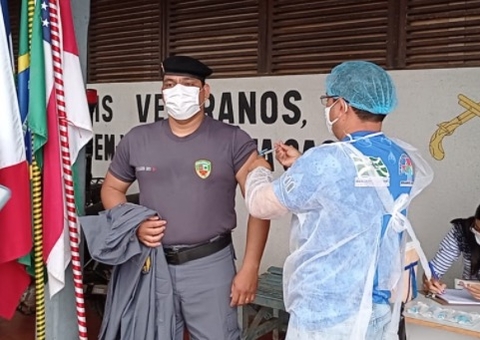 Benjamin Constant é o primeiro do Amazonas a vacinar policiais 
