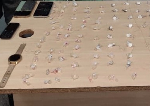 Dois são presos com mais de 100 porções de drogas na zona Norte de Manaus 