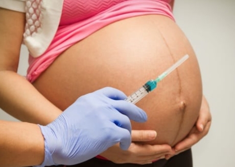 Vacinação de grávidas contra covid-19 pode proteger bebês