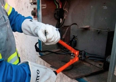 Concessionárias podem ser multadas por cortar água e luz no Amazonas 