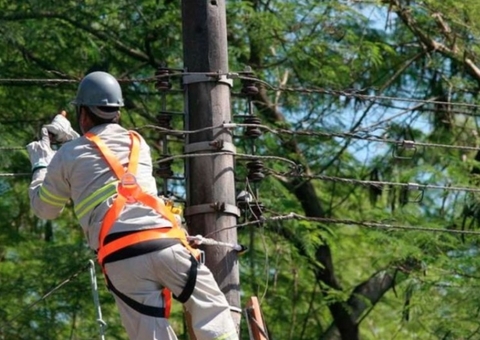 Deputados do AM derrubam veto e cortes de água e luz seguem proibidos