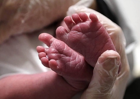 DPE pede R$ 750 mil para família de bebê que morreu após o parto no AM 