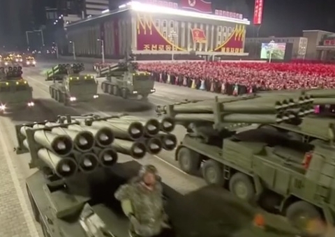Coreia do Norte dispara dois mísseis balísticos e diz que vai ignorar EUA