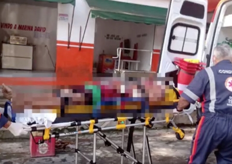 Briga termina com morto a terçadada e ferido com mão decepada em Manaus 