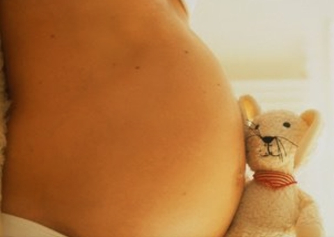 Pai é preso por estuprar, engravidar e manter em cárcere a própria filha