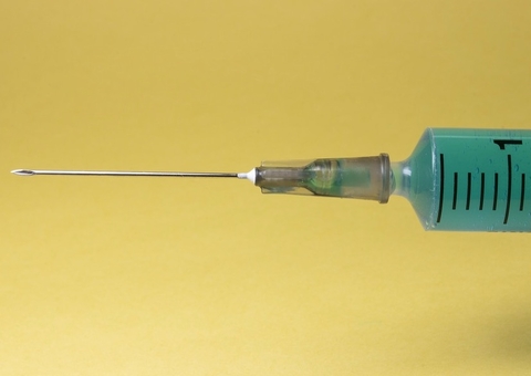 Anvisa autoriza testes clínicos de vacina produzida no Canadá 