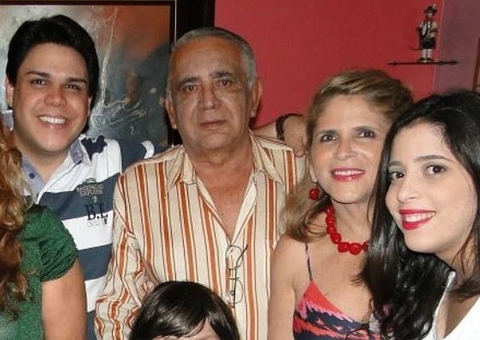 Jovem mata o próprio pai, tia e sobrinha para receber herança