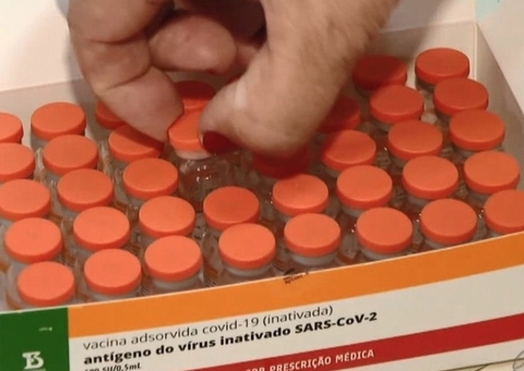 Justiça determina vistoria em lotes de vacina contra covid no Amazonas 