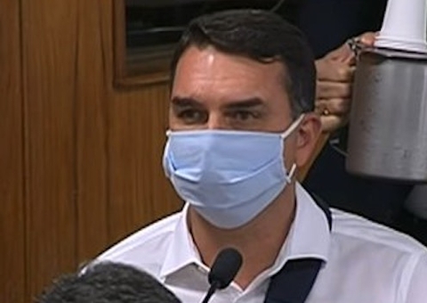 Flávio Bolsonaro critica CPI da Covid e diz que Pacheco foi 'ingrato'