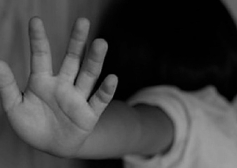 Criança de 2 anos é internada após ser espancada pelo namorado da mãe 