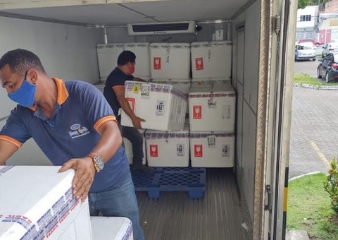 Amazonas recebe nova remessa de medicamentos do kit intubação